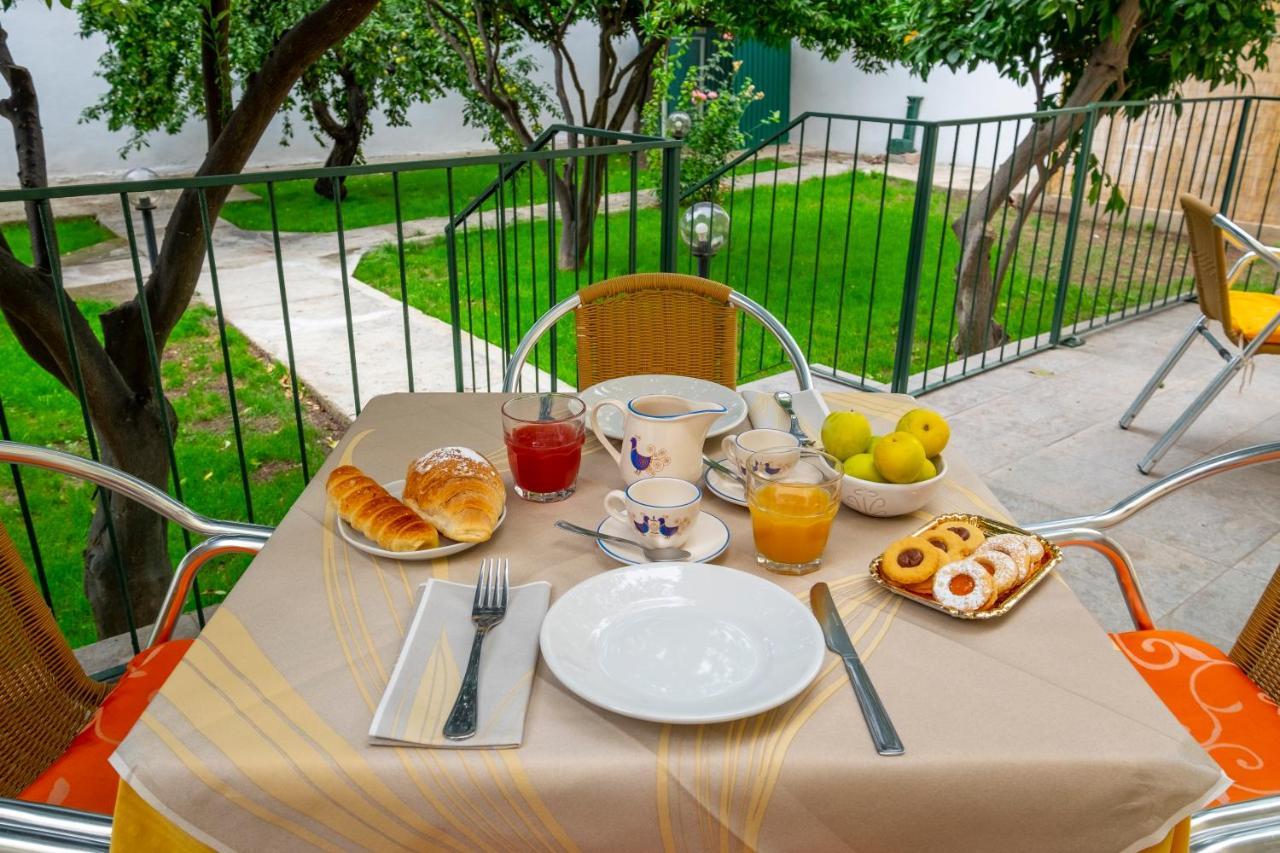 Hotel Soleo Quartu SantʼElena Dış mekan fotoğraf