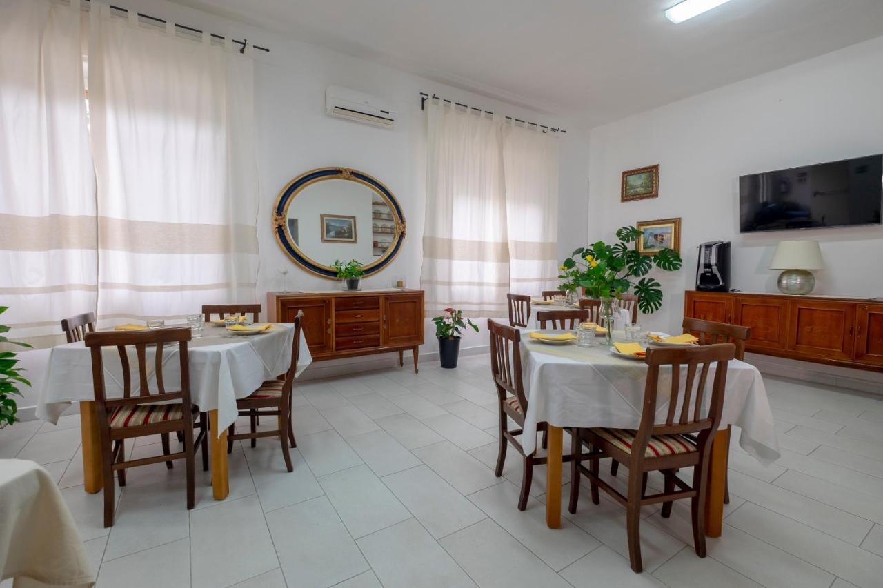 Hotel Soleo Quartu SantʼElena Dış mekan fotoğraf
