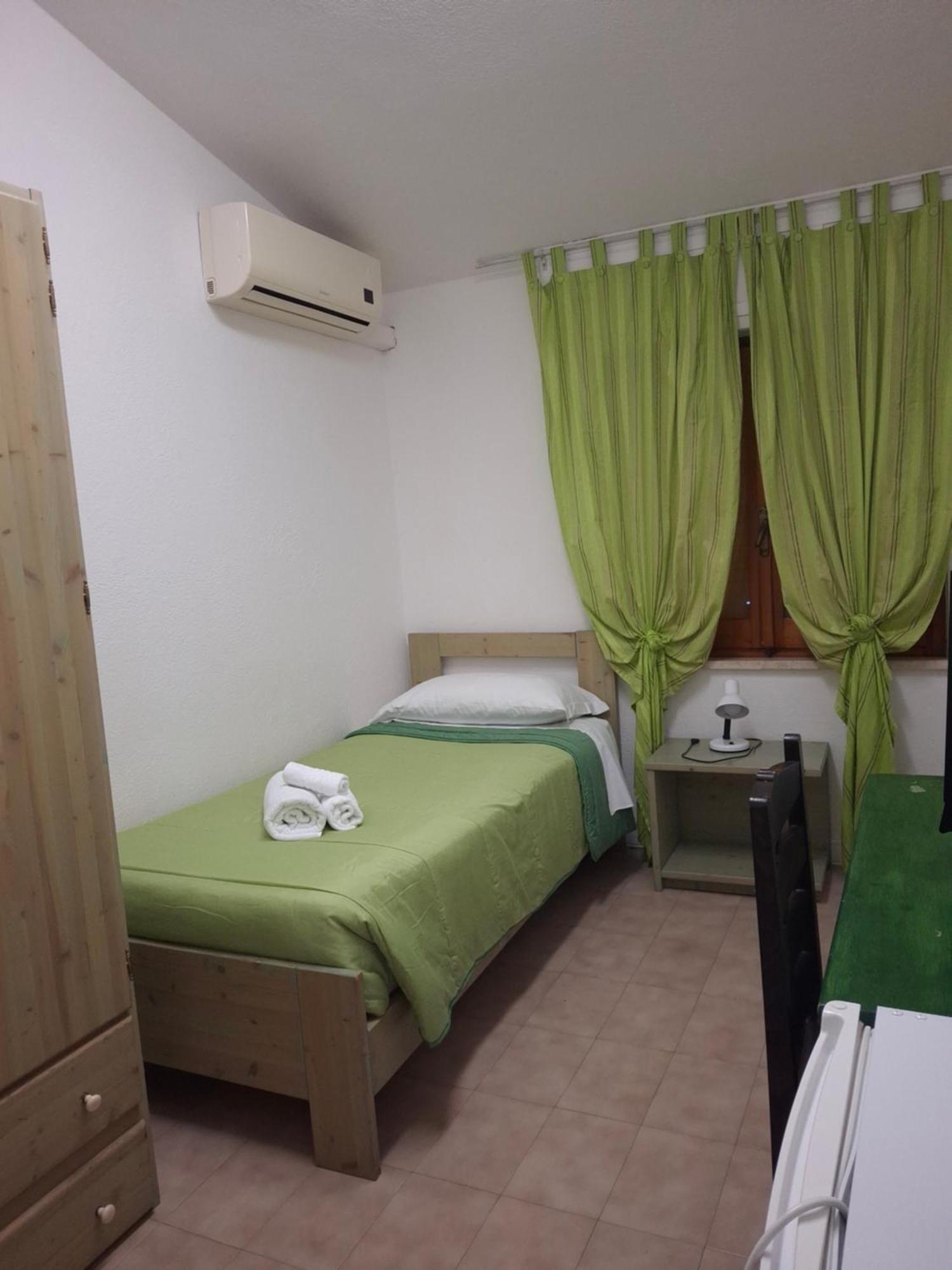 Hotel Soleo Quartu SantʼElena Dış mekan fotoğraf